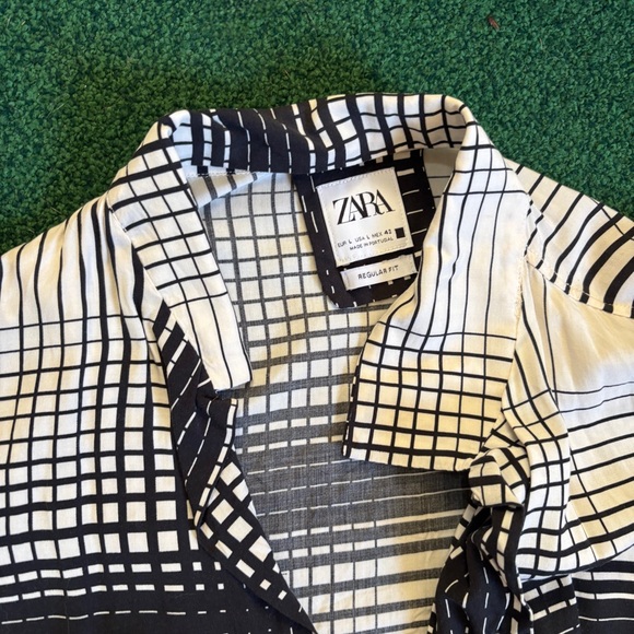 Zara Black and White Striped Blouse - Picture 2 of 3